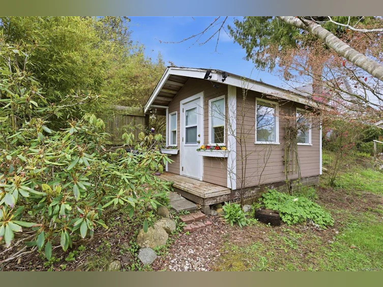 629 Jones Street, Qualicum Beach, BC, V9K 1H2 - 9