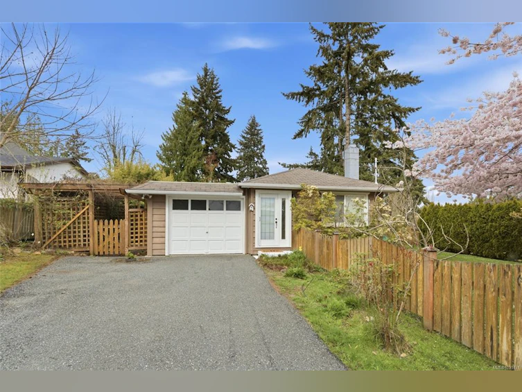 629 Jones Street, Qualicum Beach, BC, V9K 1H2 - 12