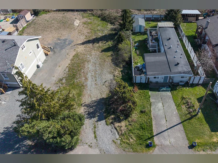 5570 Horne Street, Union Bay, BC, V0R 3B0 - 8