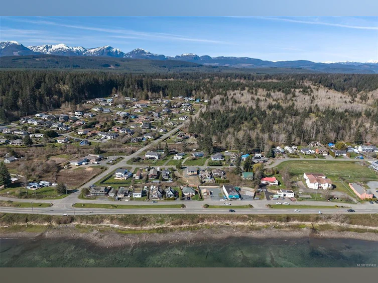 5570 Horne Street, Union Bay, BC, V0R 3B0 - 13