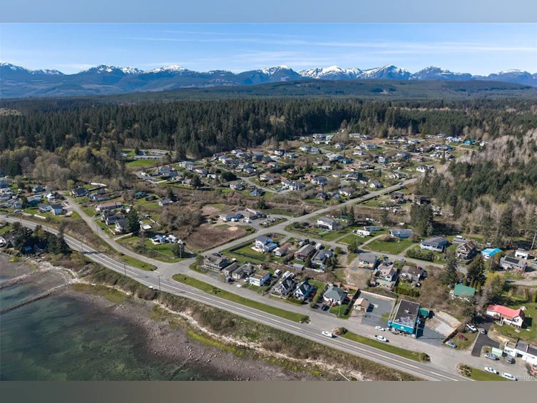5570 Horne Street, Union Bay, BC, V0R 3B0 - 15