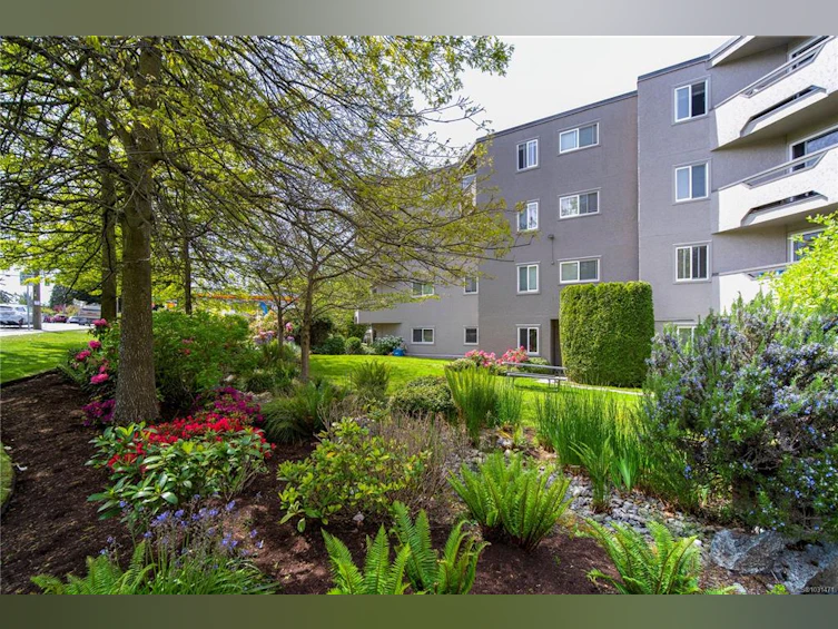 101-3800 Quadra Street, Saanich, BC, V8X 1H8 - 27