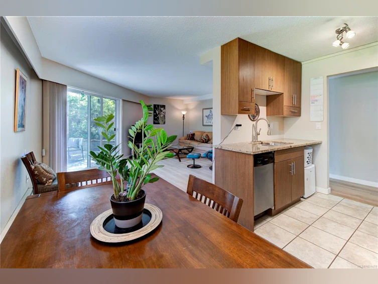 101-3800 Quadra Street, Saanich, BC, V8X 1H8 - 6