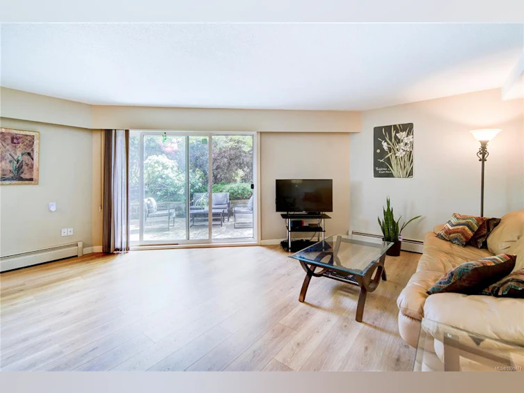 101-3800 Quadra Street, Saanich, BC, V8X 1H8