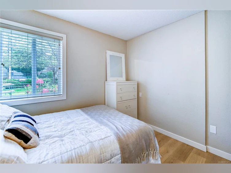 101-3800 Quadra Street, Saanich, BC, V8X 1H8 - 12