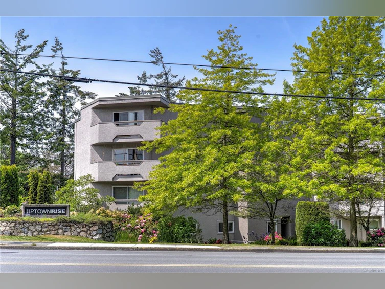 101-3800 Quadra Street, Saanich, BC, V8X 1H8 - 29
