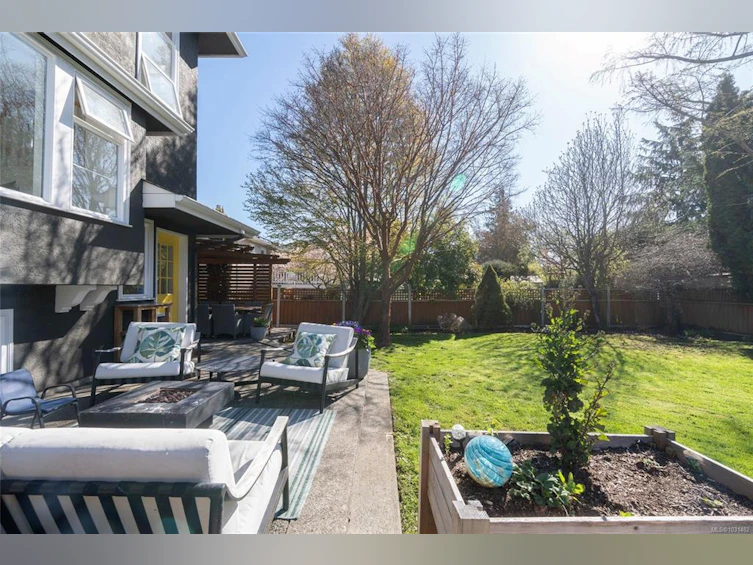 2041 Carnarvon Street, Oak Bay, BC, V8R 2V2 - 36