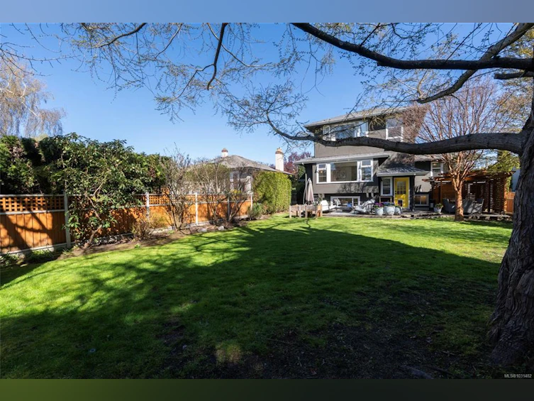 2041 Carnarvon Street, Oak Bay, BC, V8R 2V2 - 42