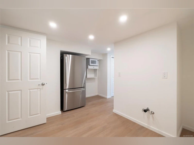 2041 Carnarvon Street, Oak Bay, BC, V8R 2V2 - 22