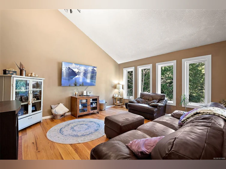 1725 Millstream Road, Highlands, BC, V9B 6E7 - 5