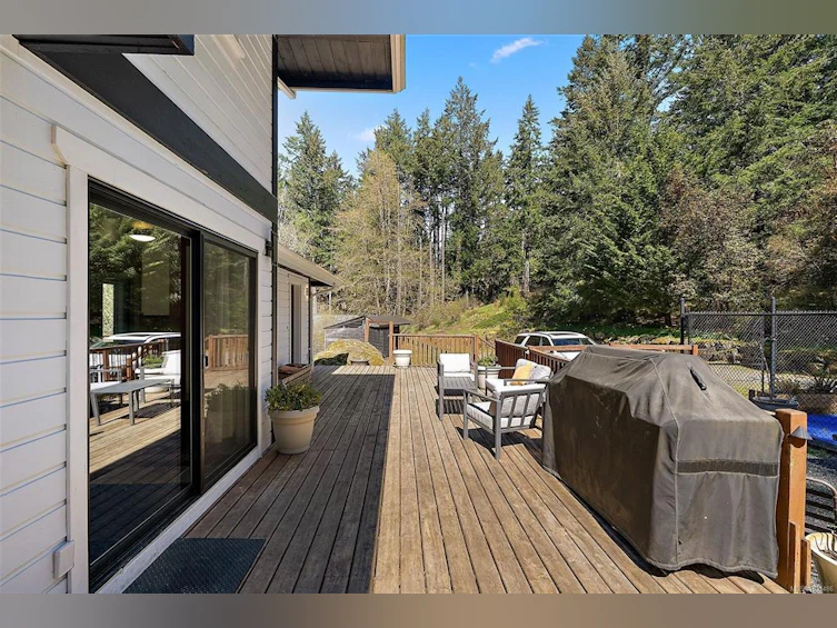 1725 Millstream Road, Highlands, BC, V9B 6E7 - 11
