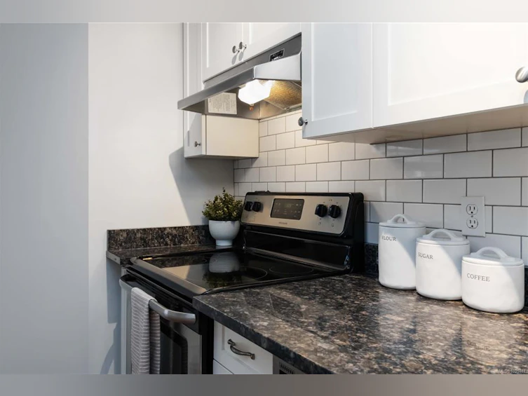101-2710 Grosvenor Road, Victoria, BC, V8T 3M9 - 8