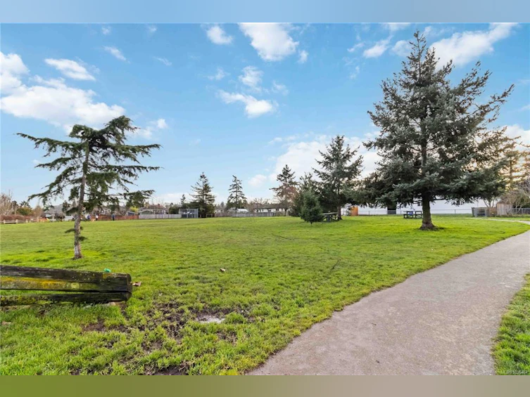 101-2710 Grosvenor Road, Victoria, BC, V8T 3M9 - 24