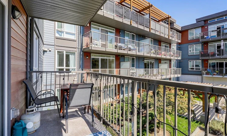 212-110 Presley Place