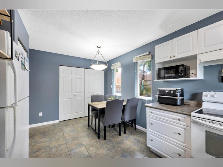 682 Bruce Avenue, Nanaimo, BC, V9R 3Y7 - 8