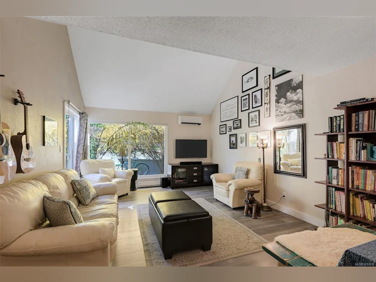 1294 Denman Street, Victoria, BC, V8T 1L8