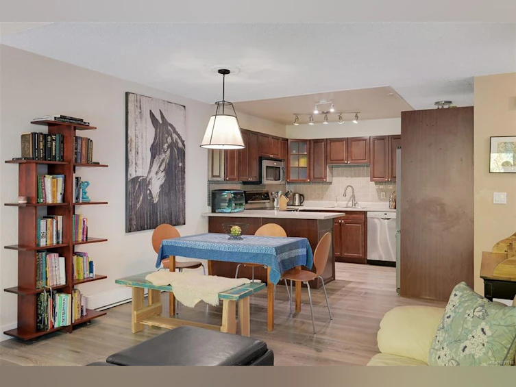 1294 Denman Street, Victoria, BC, V8T 1L8 - 20