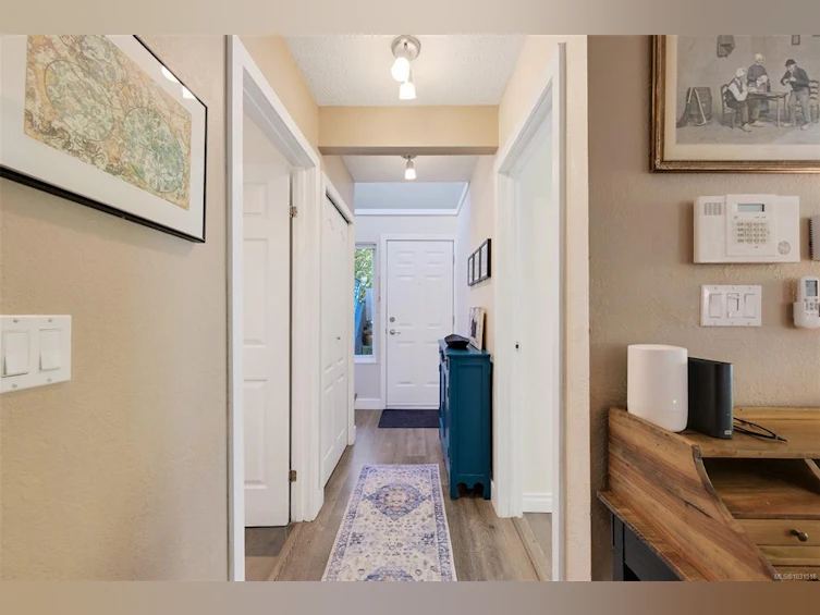 1294 Denman Street, Victoria, BC, V8T 1L8 - 50
