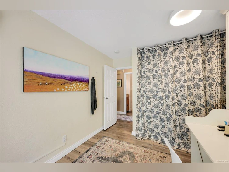 1294 Denman Street, Victoria, BC, V8T 1L8 - 34