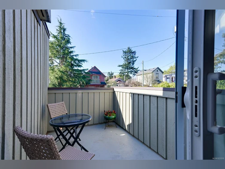 1294 Denman Street, Victoria, BC, V8T 1L8 - 43