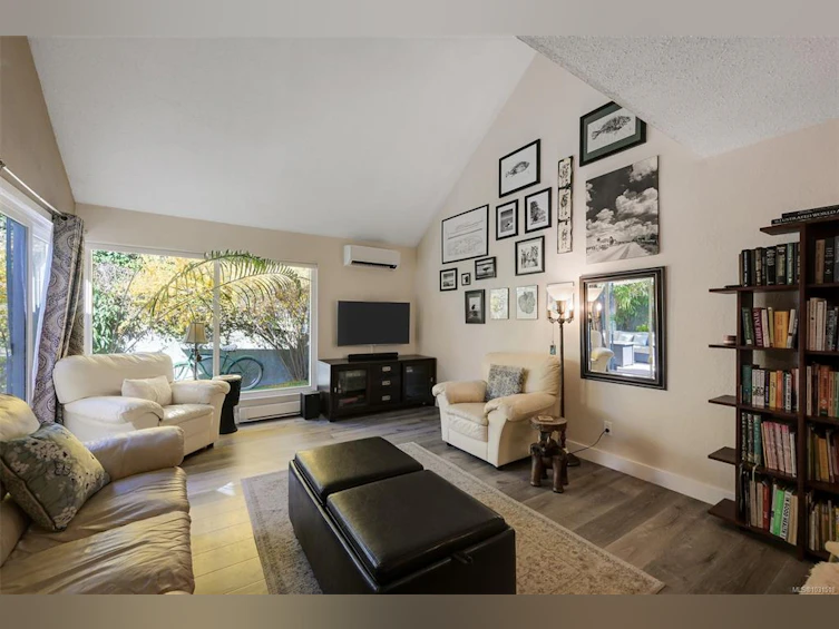 1294 Denman Street, Victoria, BC, V8T 1L8 - 10