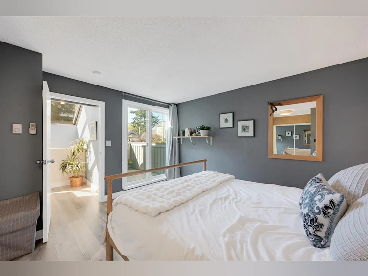 1294 Denman Street, Victoria, BC, V8T 1L8 - 42