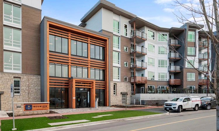 542-920 Reunion Avenue