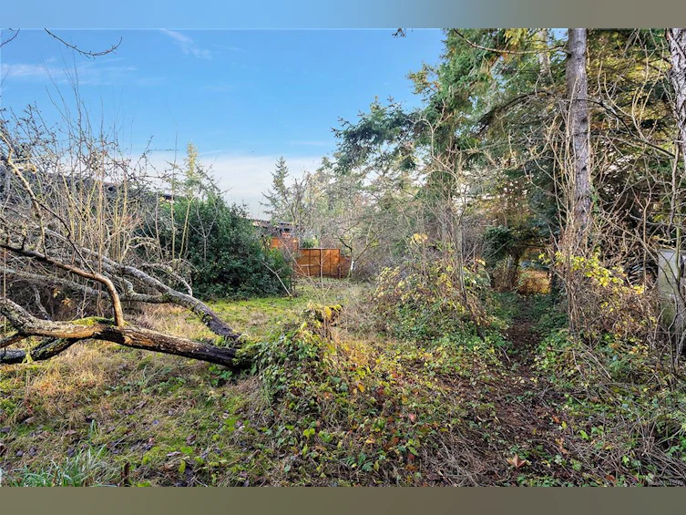 10211 Resthaven Drive, Sidney, BC, V8L 3H2 - 9
