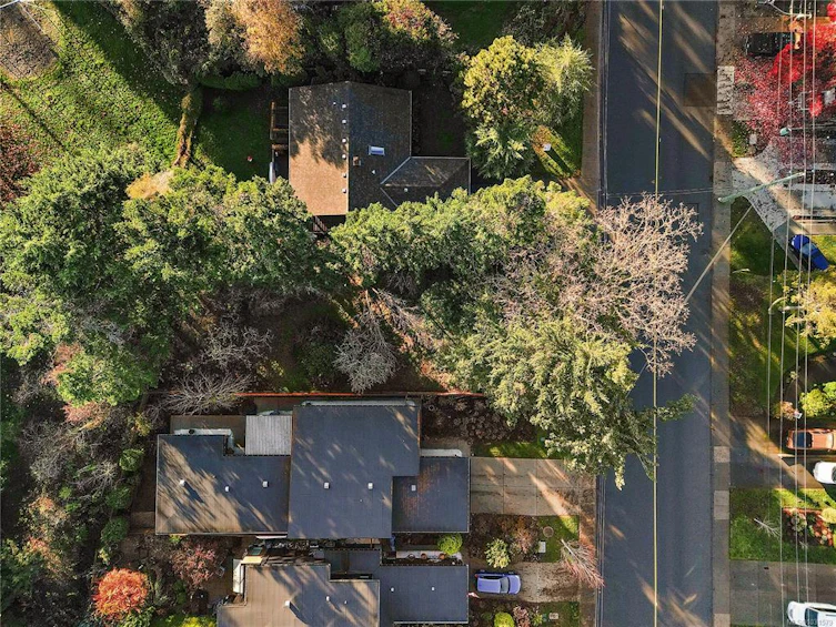 10211 Resthaven Drive, Sidney, BC, V8L 3H2 - 5