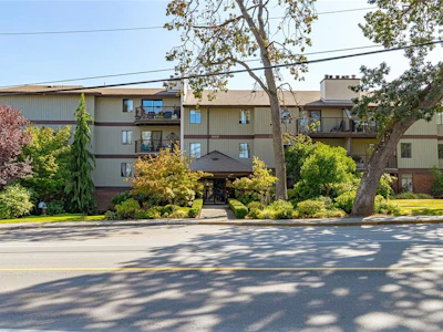 109-1655 Begbie Street - 2