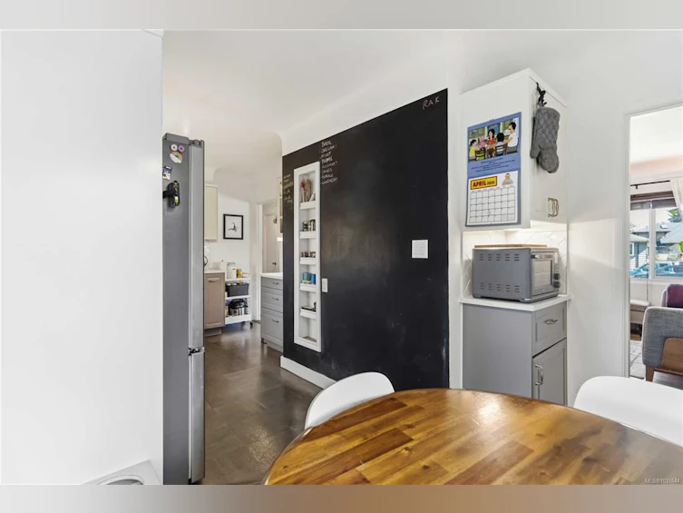 3738 Tillicum Road, Saanich, BC, V8Z 4H8 - 10