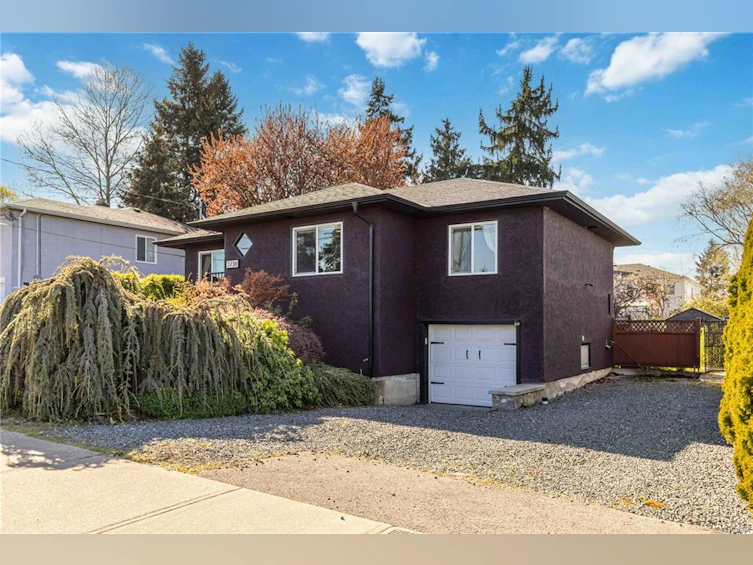 3738 Tillicum Road, Saanich, BC, V8Z 4H8 - 2