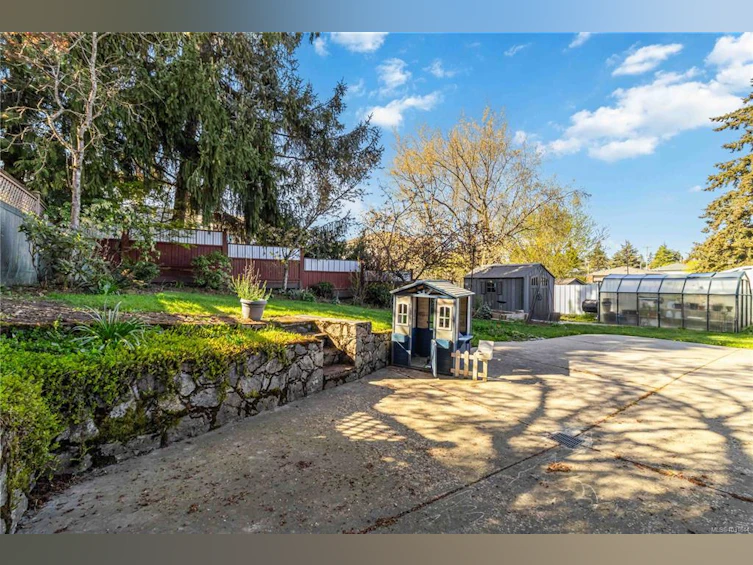 3738 Tillicum Road, Saanich, BC, V8Z 4H8 - 39