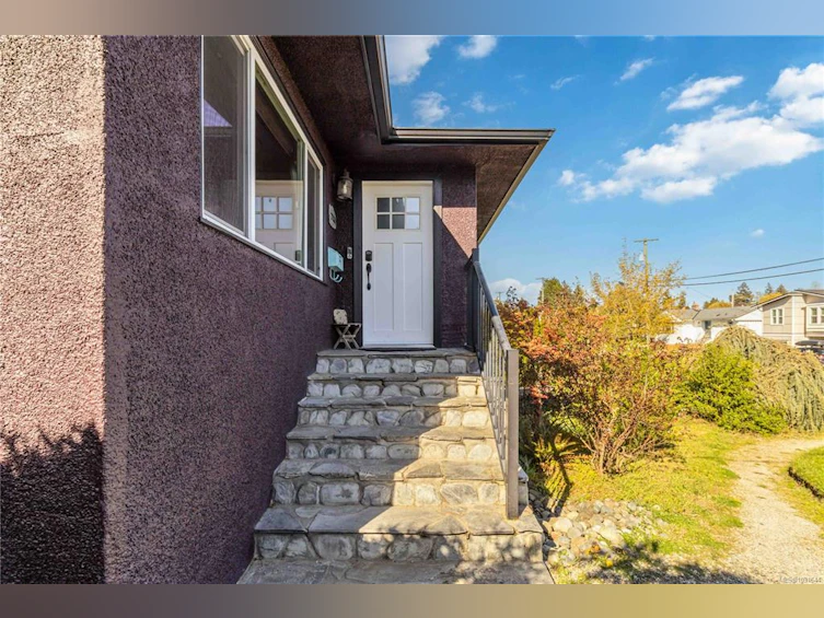 3738 Tillicum Road, Saanich, BC, V8Z 4H8 - 3