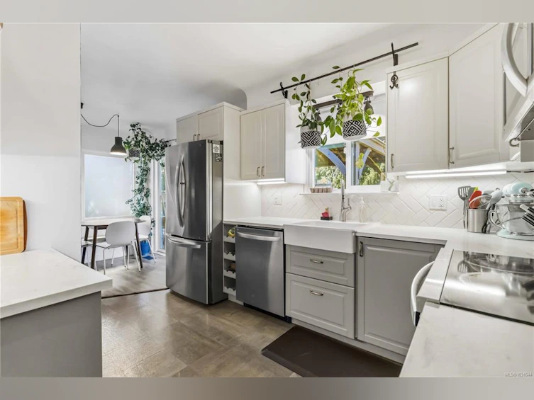 3738 Tillicum Road, Saanich, BC, V8Z 4H8 - 13