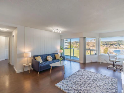 205-2560 Departure Bay Road - 3