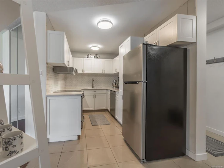 205-2560 Departure Bay Road, Nanaimo, BC, V9S 5P1 - 21