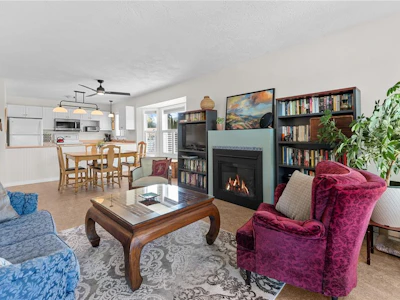212-1150 Walkem Road - 4