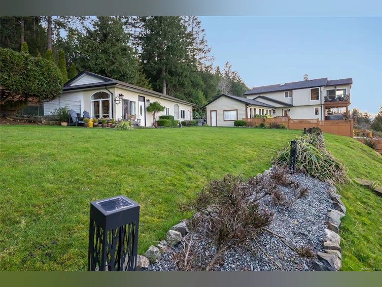 5060 Lost Lake Road, Nanaimo, BC, V9T 5E4 - 68