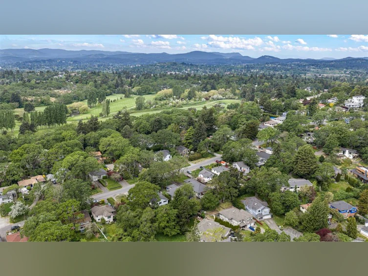 3517 Doncaster Drive, Saanich, BC, V8P 3W2 - 42