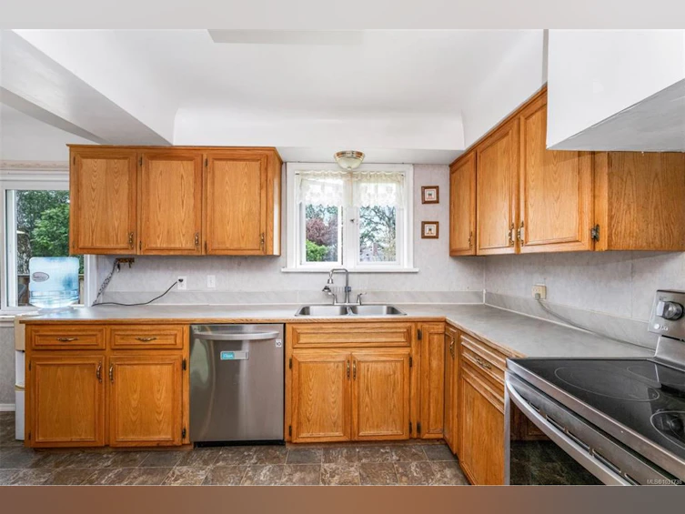 3517 Doncaster Drive, Saanich, BC, V8P 3W2 - 11