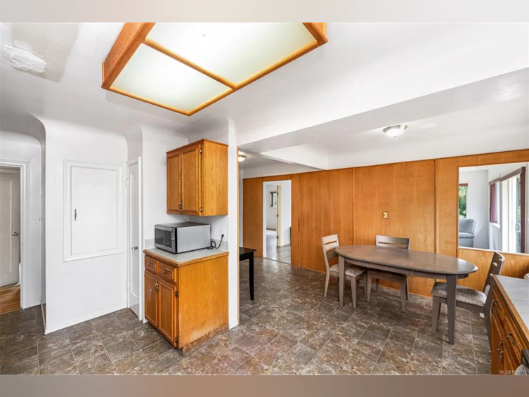 3517 Doncaster Drive, Saanich, BC, V8P 3W2 - 12