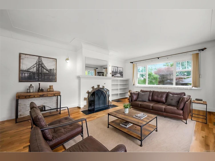 3517 Doncaster Drive, Saanich, BC, V8P 3W2 - 3