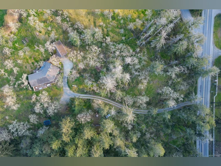 6587 West Saanich Road, Central Saanich, BC, V8M 1W8 - 3