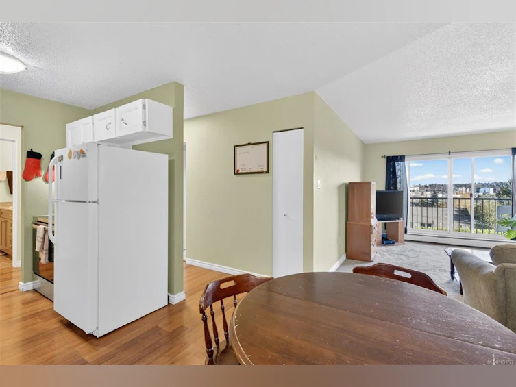 323-3225 Eldon Place, Saanich, BC, V8Z 6A7 - 6