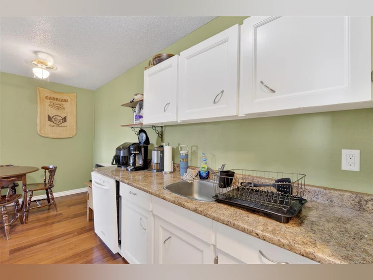 323-3225 Eldon Place, Saanich, BC, V8Z 6A7 - 9