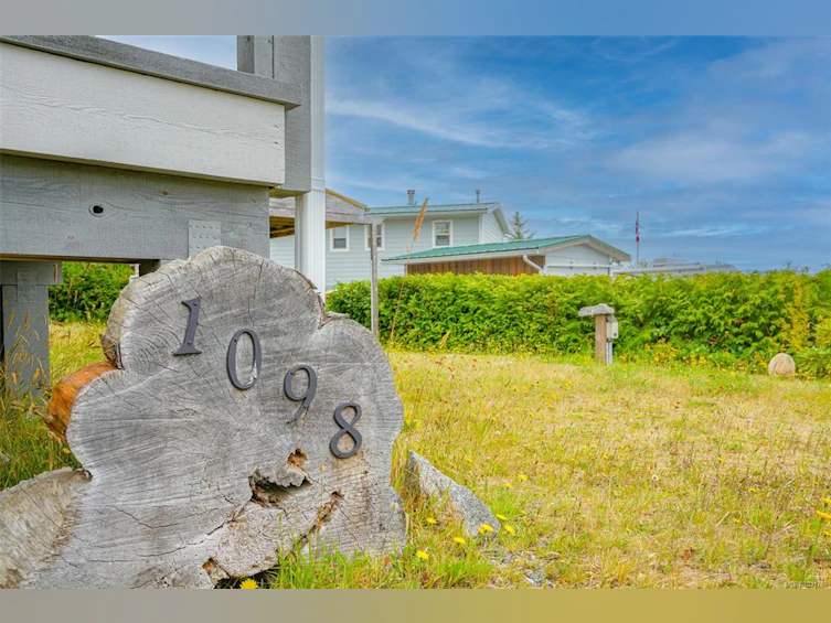 1098 Sixth Avenue, Port Alberni, BC, V0R 3A0 - 2