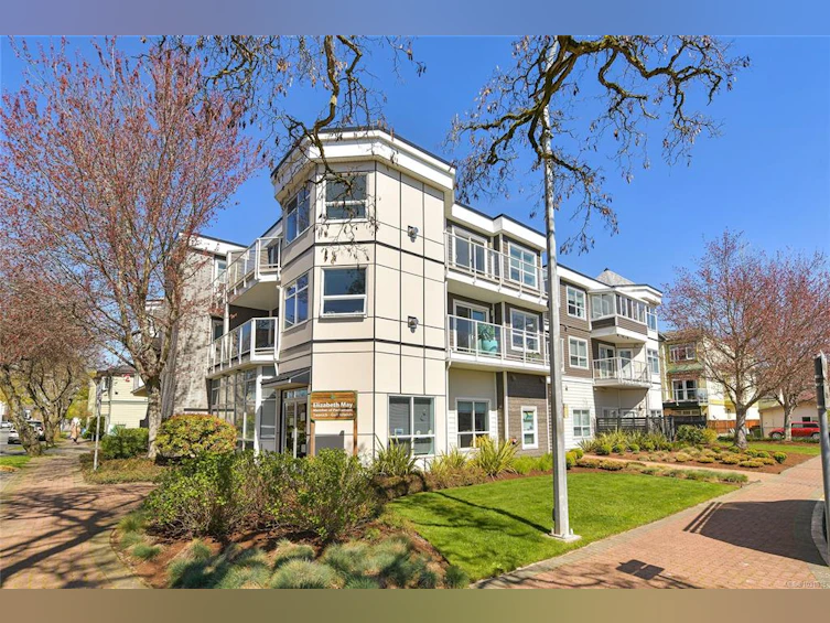 203-2440 Oakville Avenue, Sidney, BC, V8L 5Y4