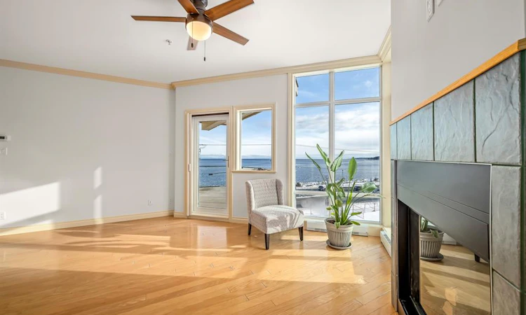 303-2676 Island Highway