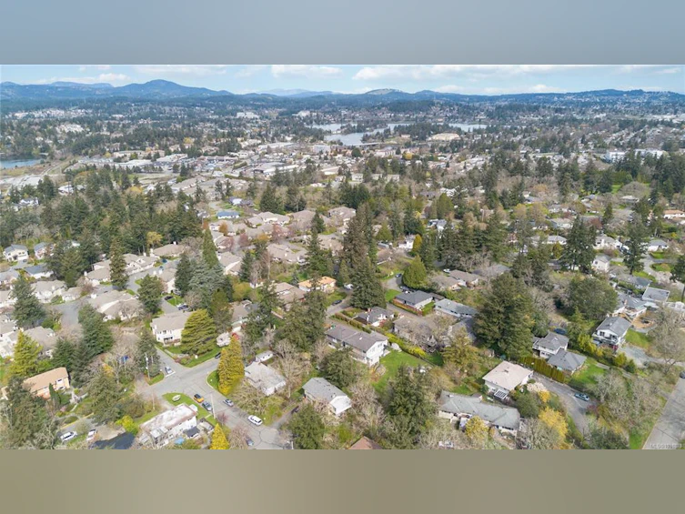 863 Parklands Drive, Esquimalt, BC, V9A 4L6 - 41